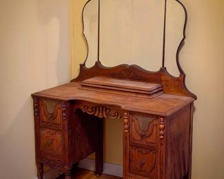 Antique Decorative Vanity Desk