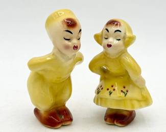 (2) MCM Kissing Figurines