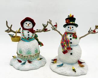 (2) Lenox Lynn Bywaters Snowman Figurines
Pair of vintage Lenox Lynn Bywaters Snowman Figurines. No chips or cracks. See photos for measurements.
Vintage Lenox “A Winter Visit” & "Feathered Friends"