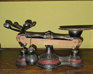 turn of the century cast-iron balance scale