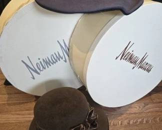 FASHION HAT Oscar DeLaRenta Louise Green