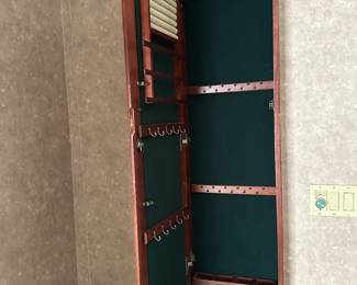 Jewelry cabinet 