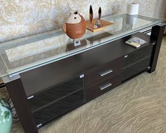 Long credenza 