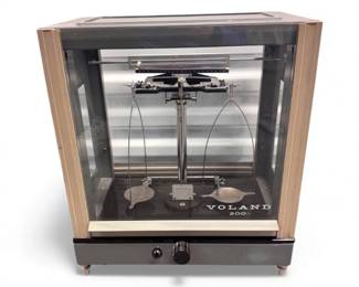 33 Voland200AnalyticalBalanceScaleinGlassEnclosure