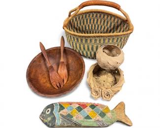 113 HawaiianWovenBasketsCarvedFishWoodBowlsServers