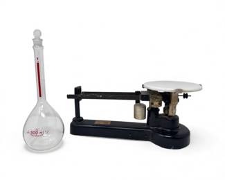 15 VintagePYREX500mLRedLineVolumetricFlaskBalanceScale