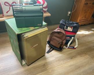 1978 Coleman snow lite cooler with original box and vintage Stanley lunchbox with thermos