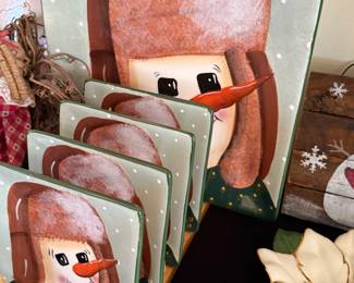 Snowman serving plate with 4 small plates