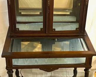 Louis XVI Boudoir Vitrine 