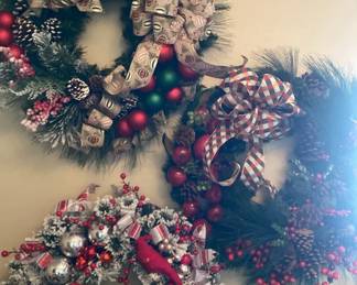 Threathes Three Wreaths