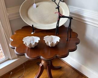 Scalloped Edge Accent Table