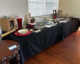 seasonal and kitchen wares