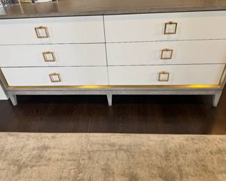 Villa & House Dresser