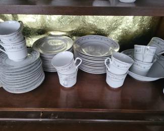 Tivoli bone china set