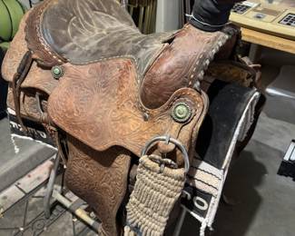 Unique Saddle
