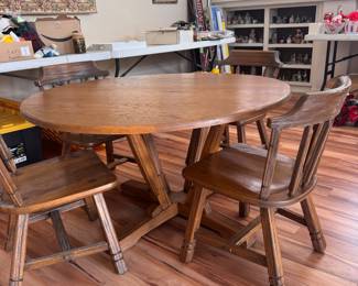 SHORT  great table - 25” tall great in kids class room 