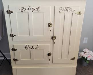 $150 VINTAGE ICE BOX 17.5" D X 40" W X 45" HT