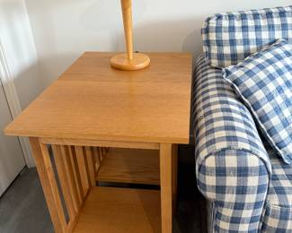 there are 2 tables and 2 lamps