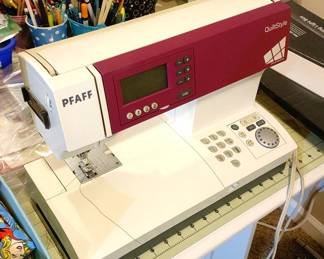 PFAFF Quilt Style 2042 Sewing Machine