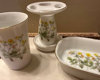 Vintage bathroom set