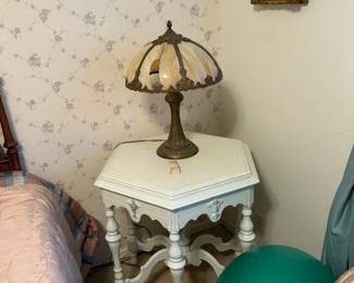Victorian table, stained glass lamp (crack)
