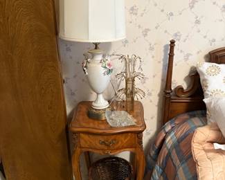 lamps, small table
