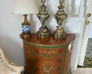 Sideboard cabinet, lamps