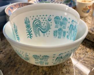 Vintage Pyrex "Amish Butterprint" Pattern
