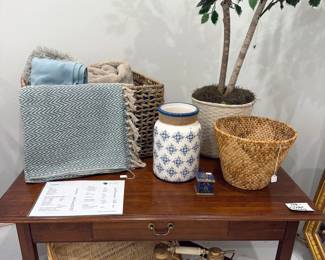 Coffee table, decor, linens