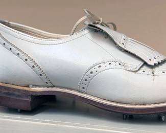 Women's vintage golf shoes