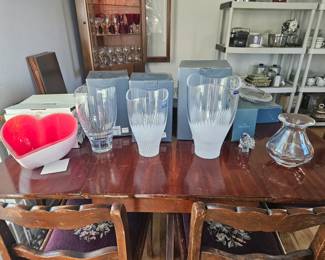 Vintage Duncan Phyfe table and 6 chairs, Kosta Bota heart bowl, Villeroy & Boch Crystal, Val St. Lambert Crystal vase