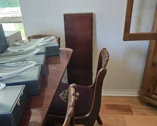 Vintage Duncan Phyfe table and 6 chairs