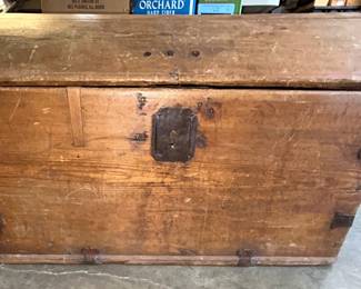 PRIMITIVE TRUNK