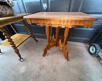 EASTLAKE TABLE