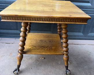 BALL & CLAW OAK TABLE