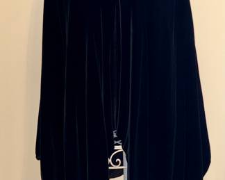 Fabulous Velvet Cape ~ Satin on the inside             Dressing Up or for Dress Up