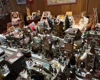 Department 56 North Pole Series - Retired 80+ Houses and Accessories
