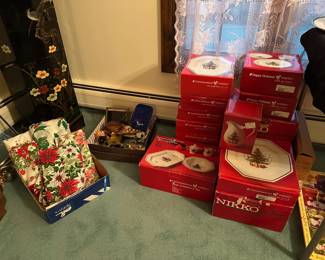 Christmas Linens, Nikko Christmas Dishes