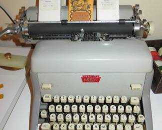 Vintage Royal Fpe Manual Typewriter