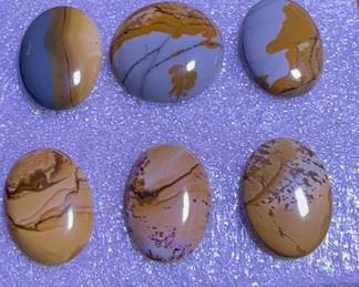 We have dozens of cabochons, this is just a sample.