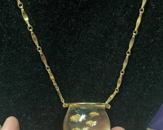 vintage mcm - unsigned castlecliff lucite fish necklace  rare find !!   $95