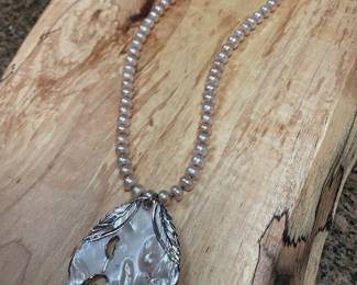  FRESH WATER PEARLS  VINTAGE NECKLACE  STATEMENT PIECE FOR SURE $39