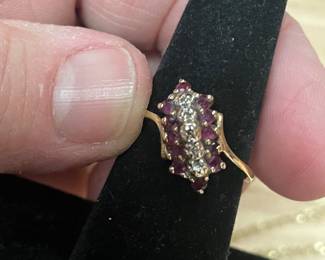 10KP RING W/ STONES $225