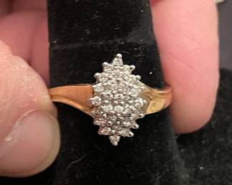 14 K YELLOW GOLD DIAMOND CLUSTER RING  APPROX SIZE 9.5-10 $445
