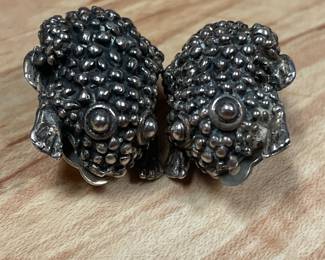 STERLING  VINTAGE VERY HEAVY 3D FROG CLIP EARRINGS $49