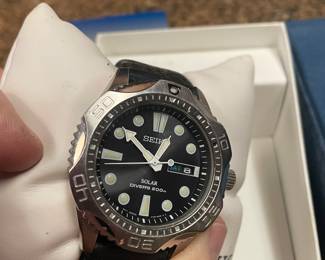 great deal on this seiko solar divers mens watch w/ box and  manual   $275