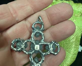 RETIRED AVERY STERLING CROSS