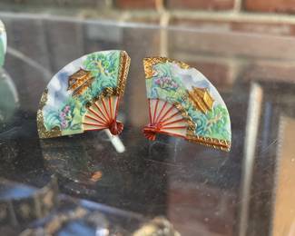 vintage japan clip earrings 