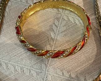 holiday looking costume bracelet   $10