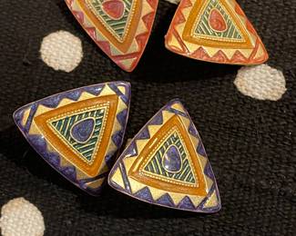 fun quality vintage clip earrings   $10 each 